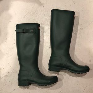 HUNTER Green Rain Boots size 7